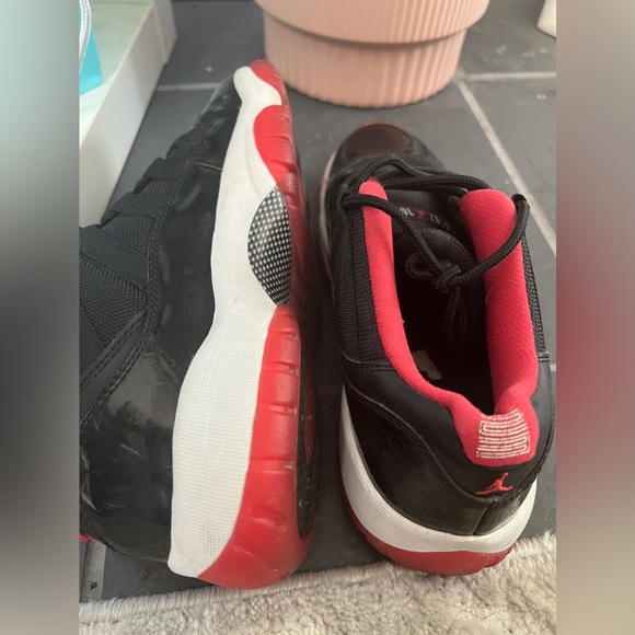 Jordan 11 retro low : bred - Picture 2 of 4